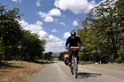 Cèsar riding in a lenga forest
