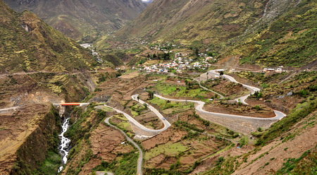 Uphill towards Marcapata