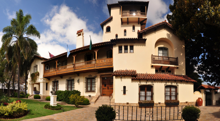 Colonial house Colonial house